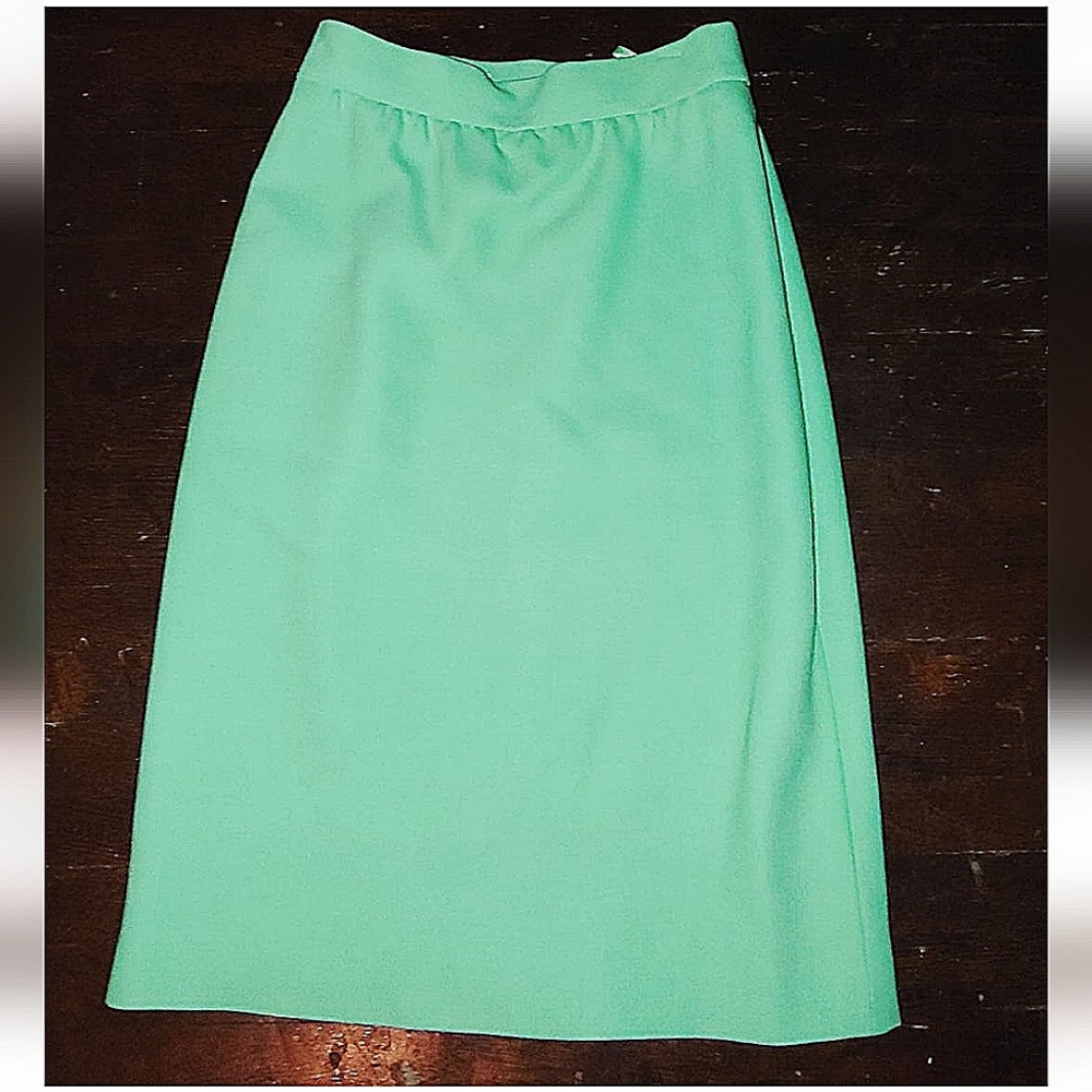 ESCADA LINED WOOL SKIRT (PISTACHIO)